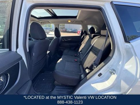 Used 2017 Nissan Rogue SV AWD/4WD image 10