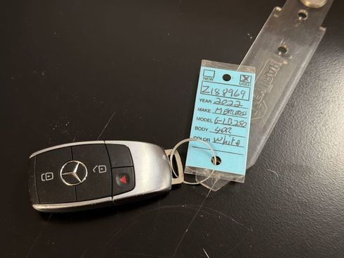 Used 2022 Mercedes-Benz GLB 250 4MATIC image 34
