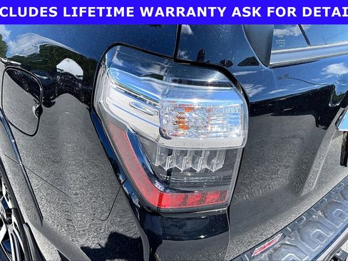 Used 2022 Toyota 4Runner Limited AWD/4WD image 25
