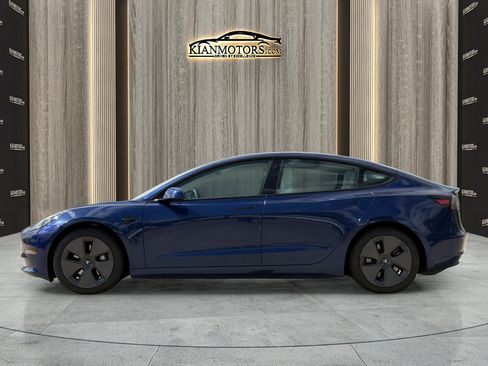 Used 2021 Tesla Model 3 Standard Range Plus RWD image 6