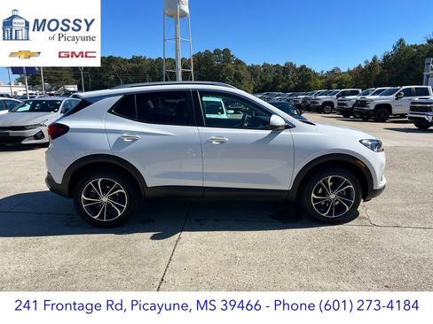 Certified 2023 Buick Encore GX Select w/ Safety Package II image 8