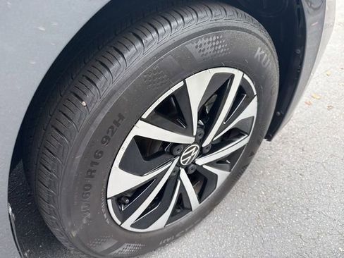 Used 2024 Volkswagen Jetta S image 28