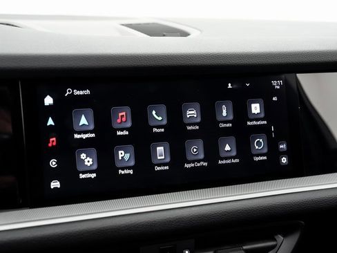 Used 2024 Porsche Cayenne image 18