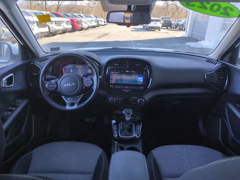 Used 2023 Kia Soul EX image 10