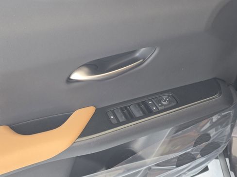 New 2026 Lexus UX 300h FWD image 10