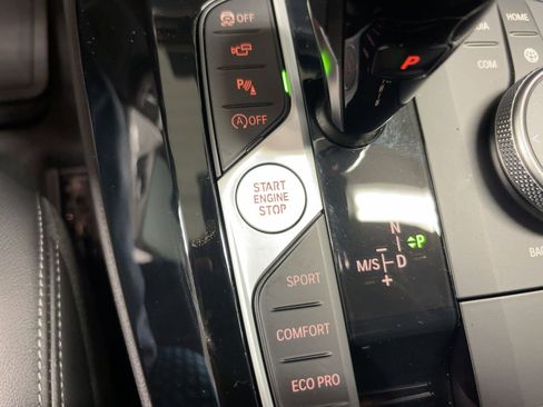 Certified 2025 BMW X4 xDrive30i w/ Premium Package image 27