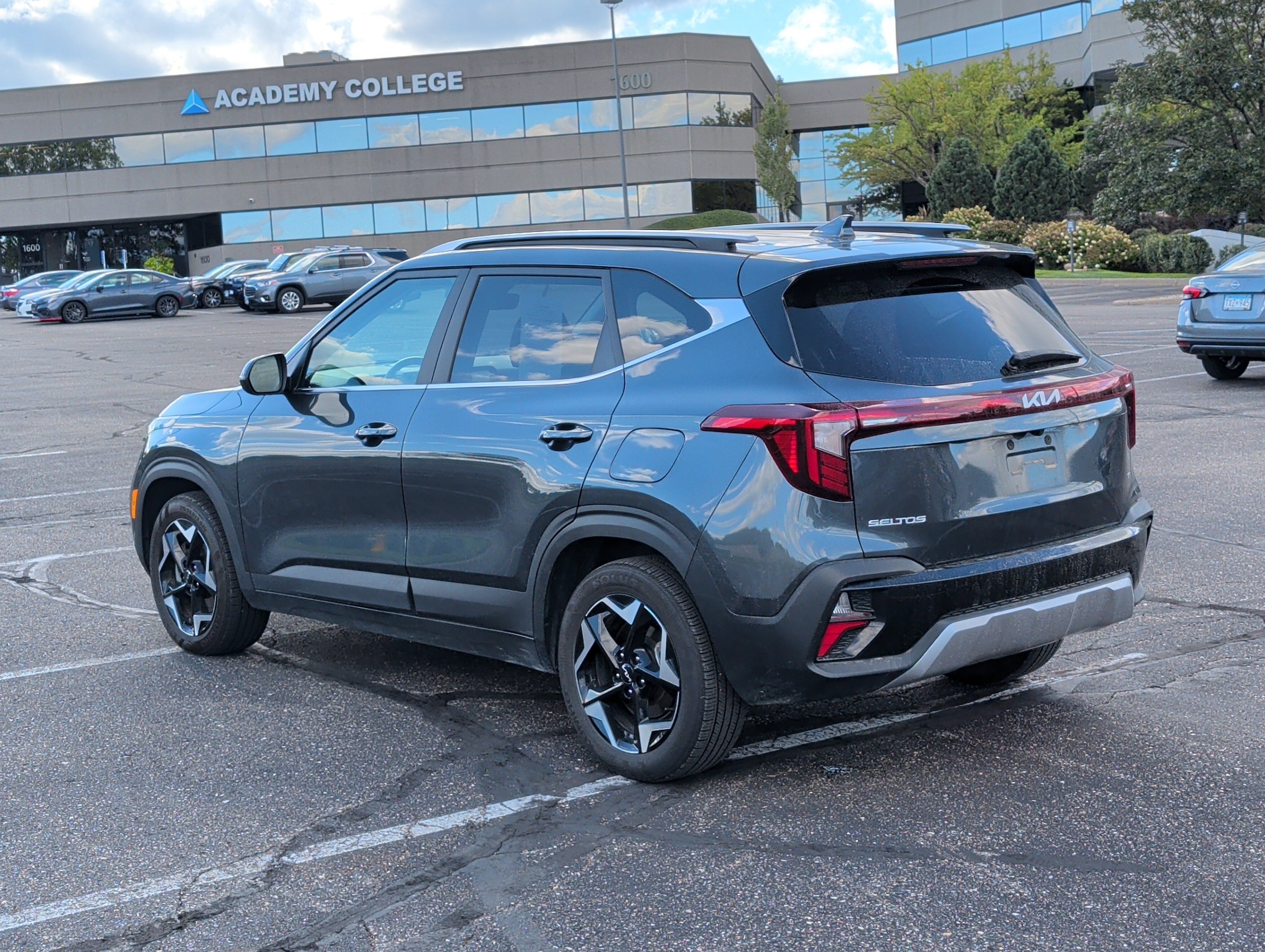 Certified 2024 Kia Seltos EX AWD/4WD image 3
