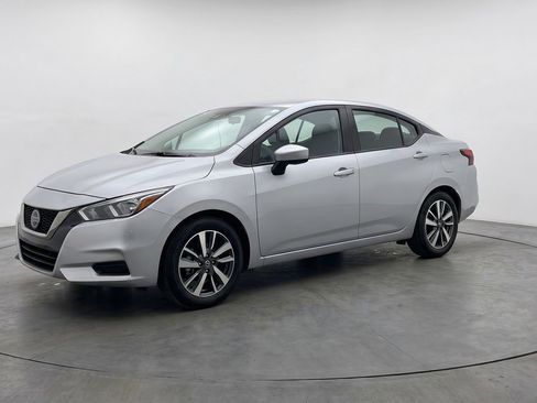 Used 2025 Nissan Versa SV FWD image 3