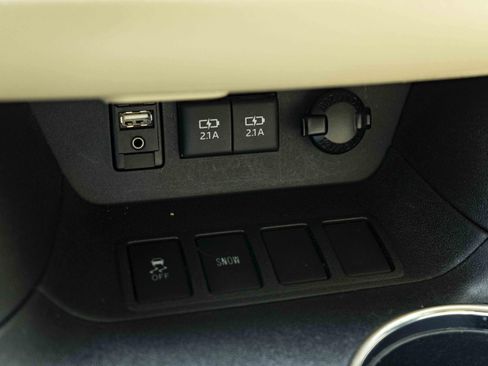 Used 2018 Toyota Highlander XLE image 33