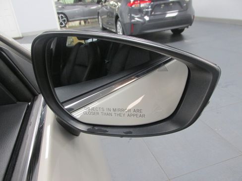 Used 2024 MAZDA MAZDA3 s FWD image 15