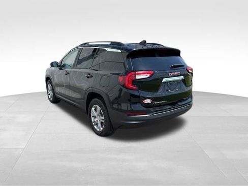 Used 2022 GMC Terrain SLE w/ Driver Convenience Package FWD image 5
