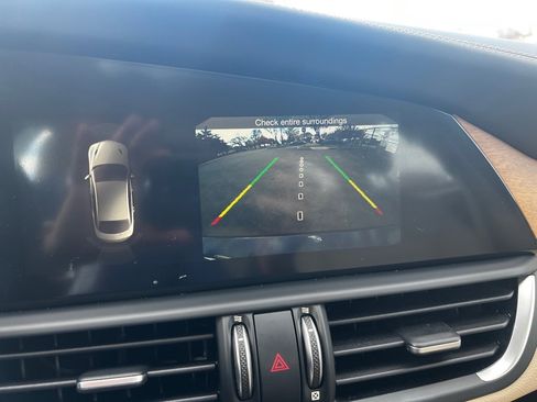 Used 2019 Alfa Romeo Giulia Ti w/ Quick Order Package 22X Lusso image 18