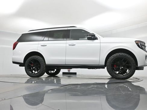 New 2025 Ford Expedition Platinum w/ Stealth Performance Package image 3