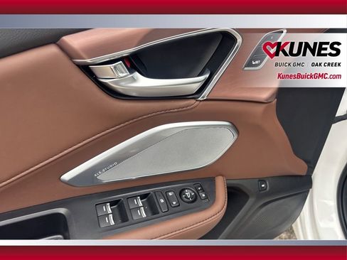 Used 2025 Acura RDX w/ Technology Package image 9