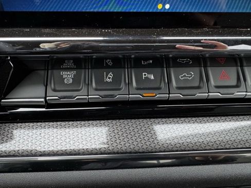 New 2026 Chevrolet Silverado 2500 ZR2 image 11