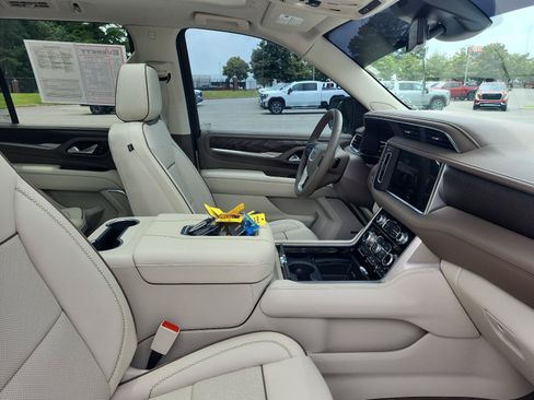 Certified 2023 GMC Yukon Denali AWD/4WD image 8