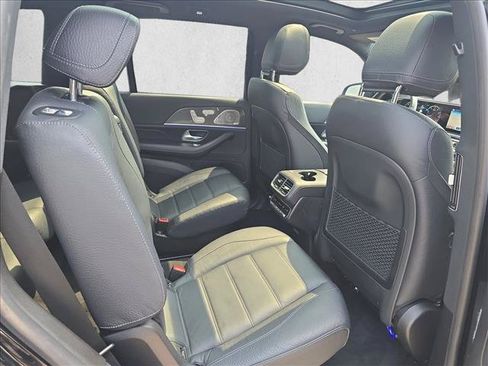 Used 2021 Mercedes-Benz GLS 580 4MATIC image 11