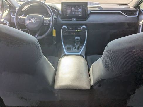 Used 2021 Toyota RAV4 LE FWD image 20