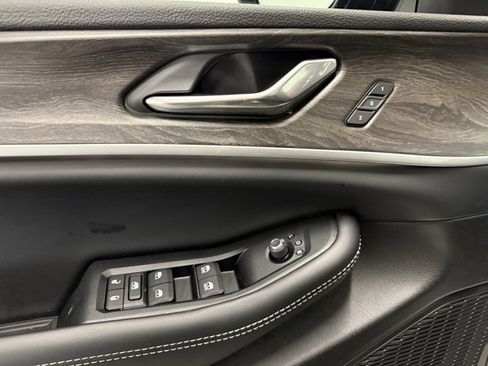 New 2025 Jeep Grand Cherokee L Limited image 13