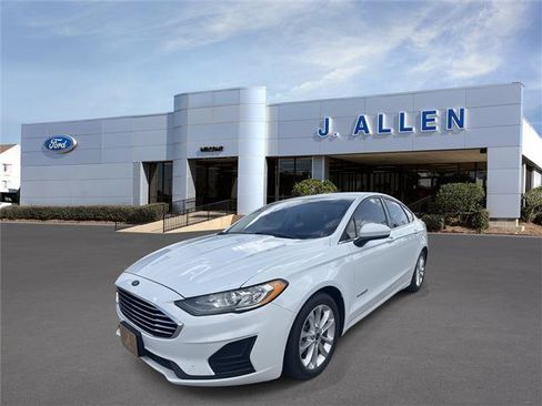 Certified 2019 Ford Fusion SE FWD image 1