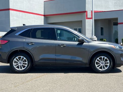 Used 2020 Ford Escape SE FWD image 6