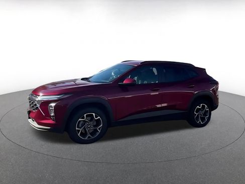Used 2025 Chevrolet Trax LT image 7