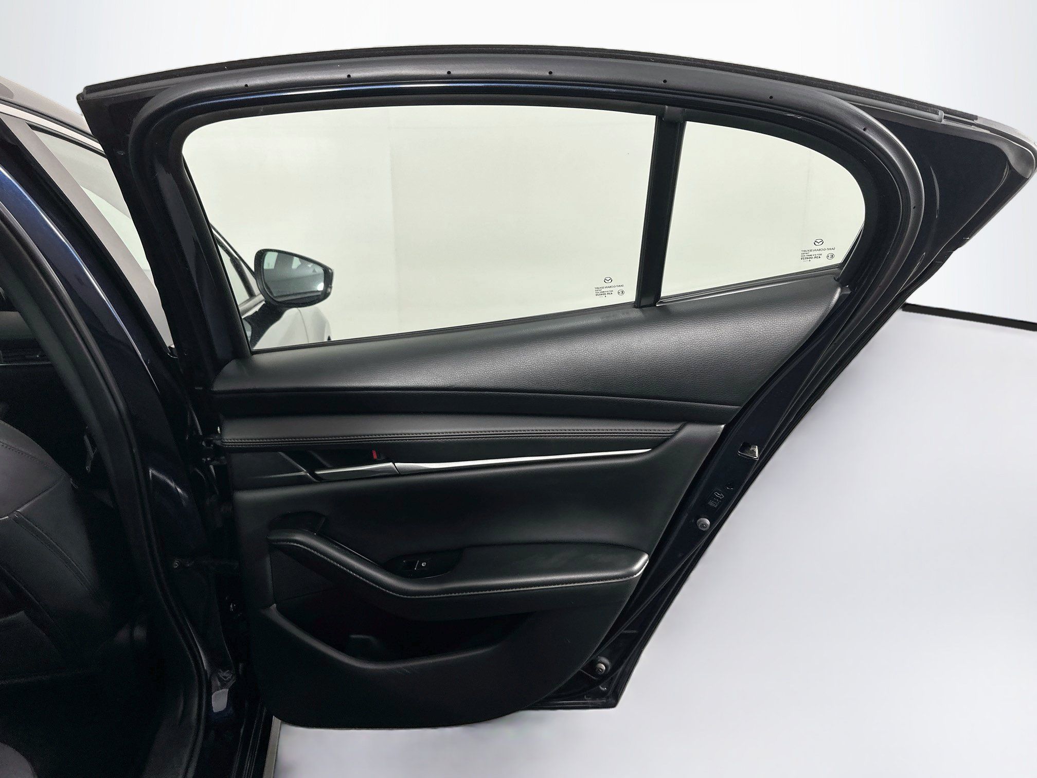 Used 2025 MAZDA MAZDA3 s FWD image 30