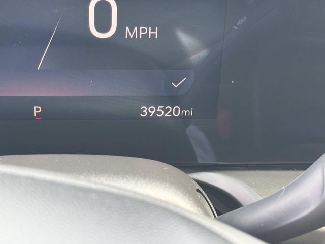 Used 2024 Buick Encore GX Avenir w/ Avenir Convenience Package AWD/4WD image 32