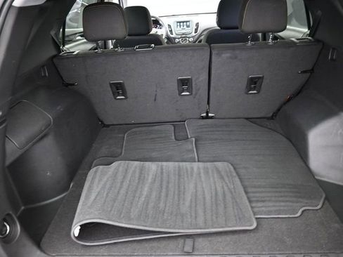 Used 2023 Chevrolet Equinox LT image 25