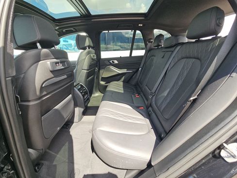 Used 2022 BMW X5 xDrive45e w/ M Sport Package AWD/4WD image 4
