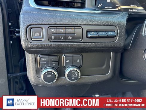 Used 2023 GMC Yukon Denali AWD/4WD image 14