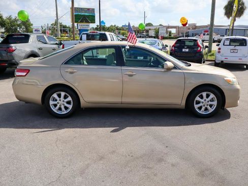 Used 2011 Toyota Camry LE w/ LE Extra-Value Pkg FWD image 6