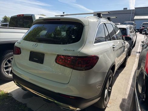 Used 2021 Mercedes-Benz GLC 300 4MATIC image 3