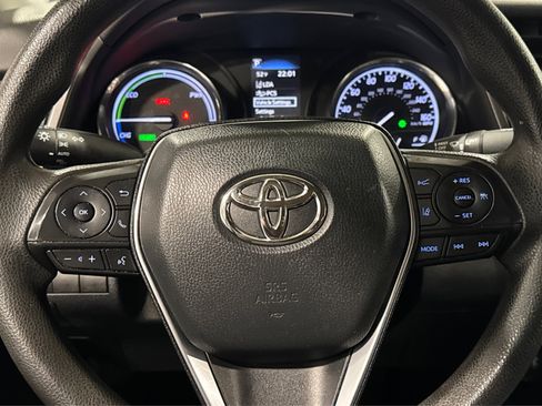 Used 2020 Toyota Camry LE image 21