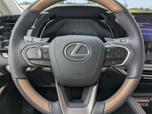 Used 2023 Lexus RX 350 w/ Cold Area Package AWD/4WD image 26