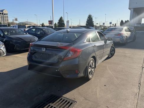 Used 2017 Honda Civic EX-T image 5