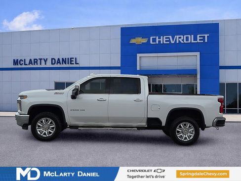 Used 2020 Chevrolet Silverado 2500 LTZ w/ LTZ Plus Package AWD/4WD image 3