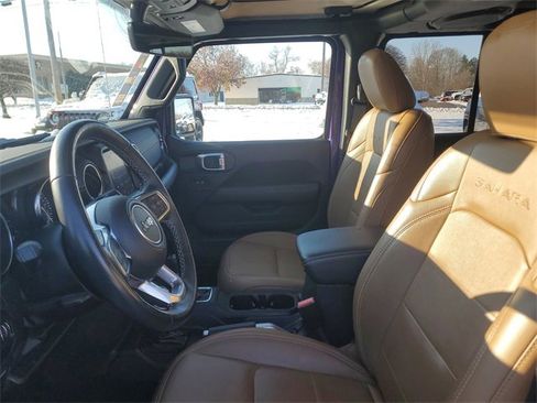 Used 2023 Jeep Wrangler Unlimited Sahara w/ Cold Weather Group image 18