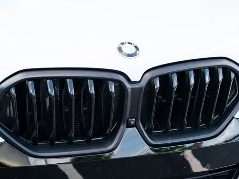 Used 2024 BMW X6 xDrive40i w/ Premium Package AWD/4WD image 6