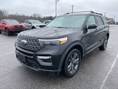 Used 2021 Ford Explorer XLT w/ Equipment Group 202A image 1