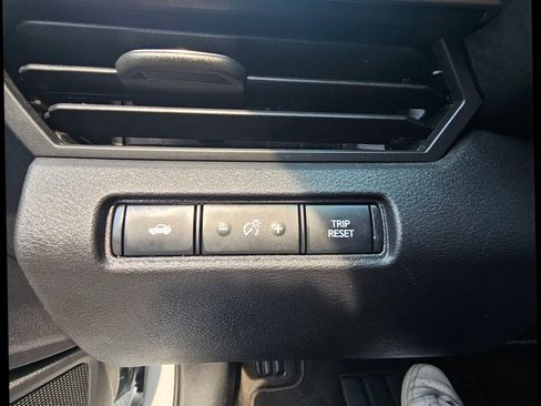 Used 2022 Nissan Altima 2.5 SV FWD image 16
