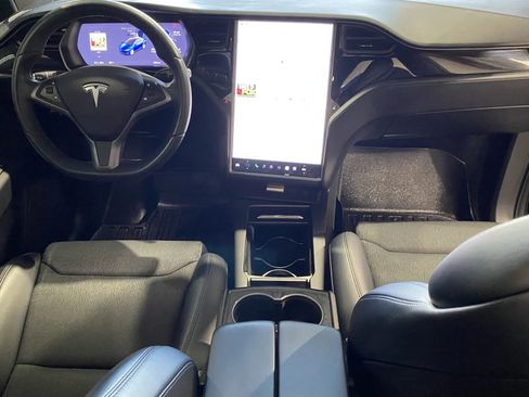 Used 2018 Tesla Model X 75D image 5