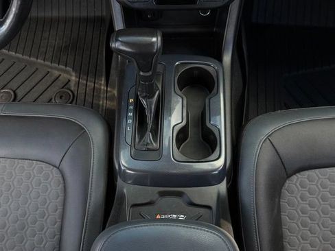 Used 2019 Chevrolet Colorado Z71 AWD/4WD image 25