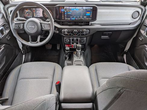 Used 2024 Jeep Wrangler Unlimited Sport AWD/4WD image 5