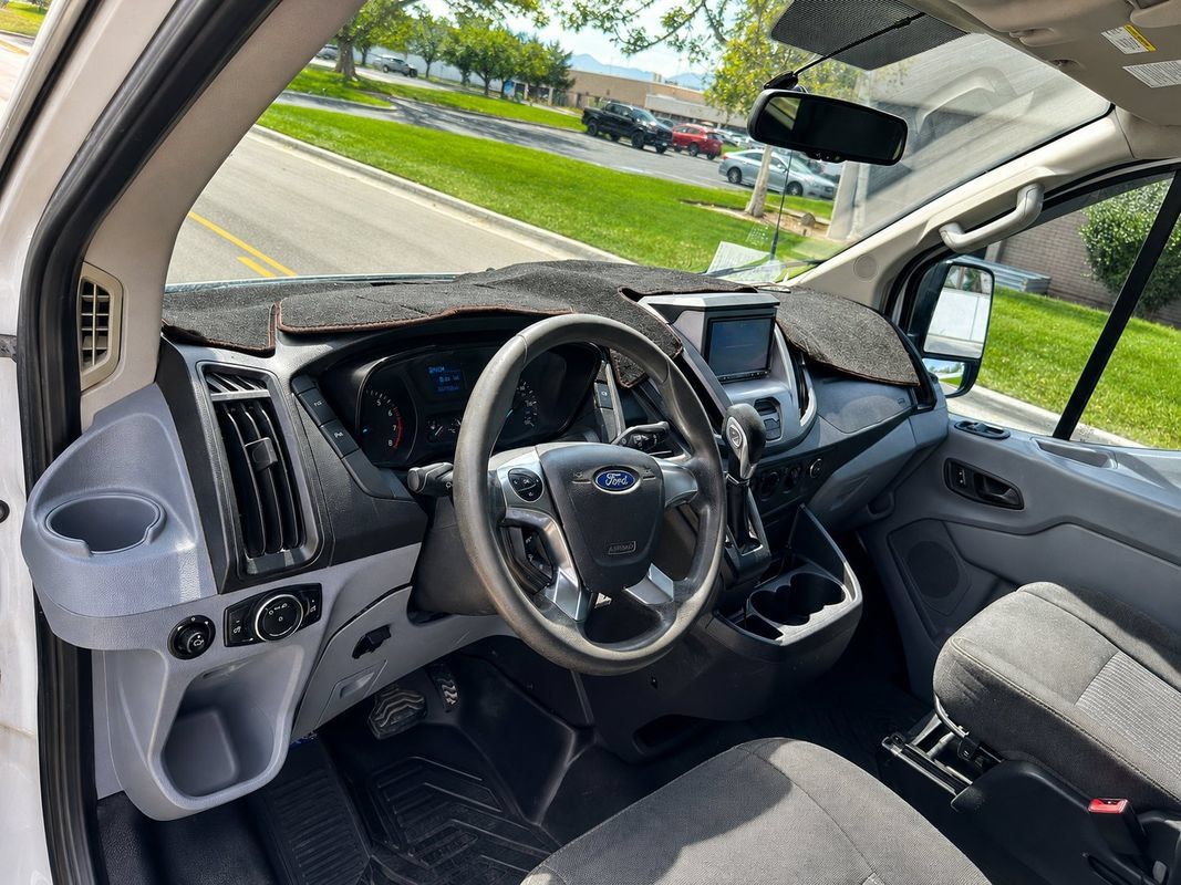 Used 2015 Ford Transit 150 XL RWD image 10