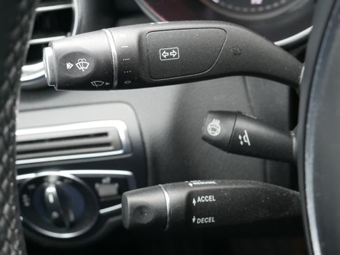 Used 2018 Mercedes-Benz C 300 4MATIC Sedan image 23