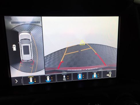 Used 2019 GMC Terrain Denali w/ Advanced Safety Package AWD/4WD image 5