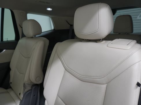 Used 2020 Cadillac XT6 Premium Luxury FWD image 12