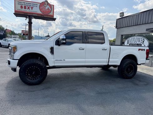 Used 2020 Ford F250 Platinum w/ FX4 Off-Road Package AWD/4WD image 6
