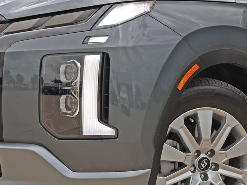 Used 2025 Hyundai Palisade SEL FWD image 12